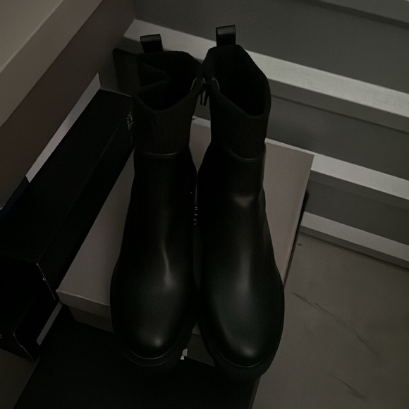 Bar III Versuz Lug-Sole Booties - Picture 5 of 7